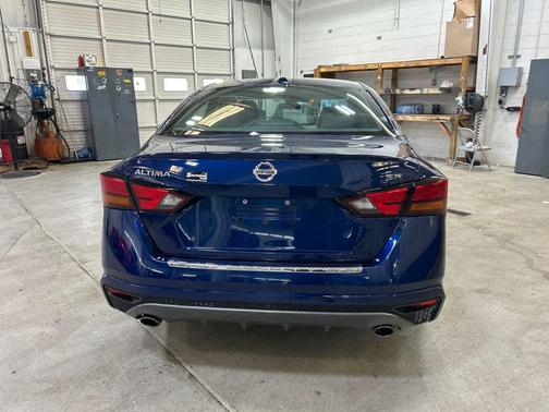 2021 Nissan Altima SR FWD