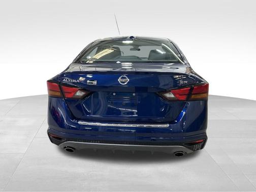 2021 Nissan Altima SR FWD