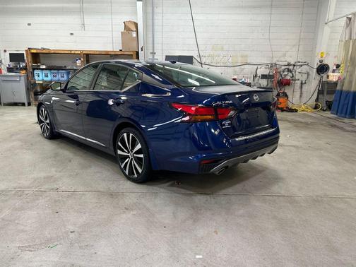 2021 Nissan Altima SR FWD