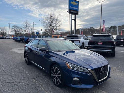 2021 Nissan Altima SR FWD