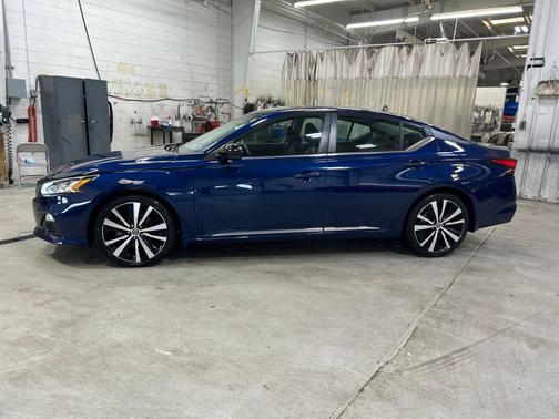 2021 Nissan Altima SR FWD