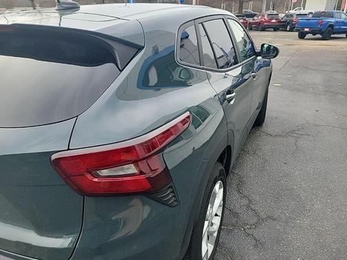 2025 Chevrolet Trax LS