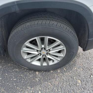 Summit White 2023 Chevrolet Traverse LT Cloth