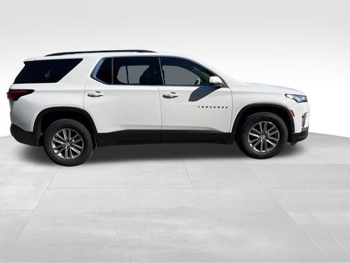 Summit White 2023 Chevrolet Traverse LT Cloth