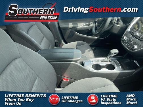 Summit White 2024 Chevrolet Malibu FWD 1LT