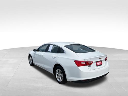 Summit White 2024 Chevrolet Malibu FWD 1LT