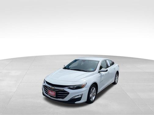 Summit White 2024 Chevrolet Malibu FWD 1LT