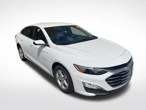 Summit White 2024 Chevrolet Malibu FWD 1LT