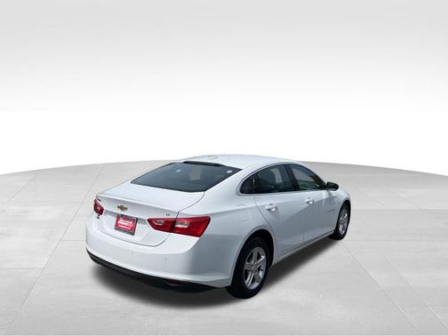 Summit White 2024 Chevrolet Malibu FWD 1LT
