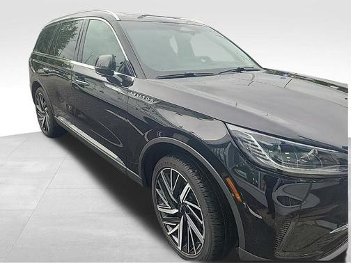 Infinite Black Metallic Clearcoat 2025 Lincoln Aviator Reserve AWD