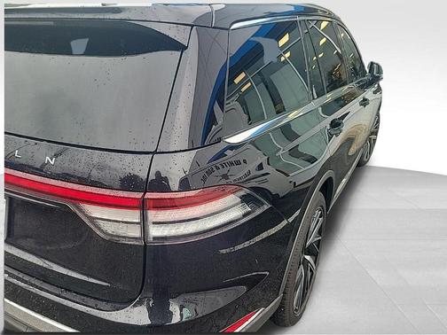Infinite Black Metallic Clearcoat 2025 Lincoln Aviator Reserve AWD