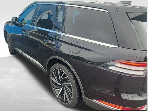 Infinite Black Metallic Clearcoat 2025 Lincoln Aviator Reserve AWD