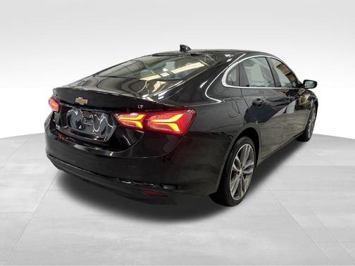 Mosaic Black Metallic 2024 Chevrolet Malibu FWD 2LT
