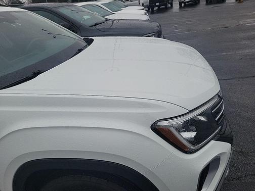 2024 Volkswagen Atlas 2.0T SE w/Technology 4MOTION