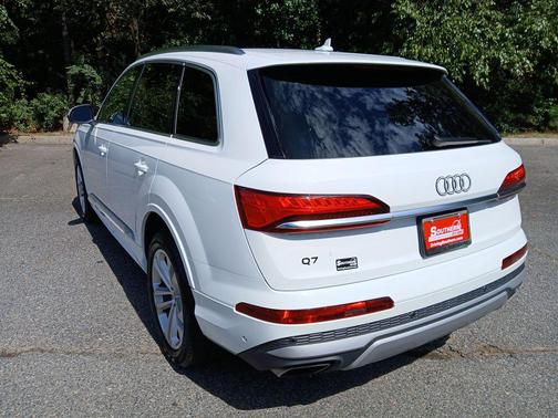 2025 Audi Q7 55 Premium Plus