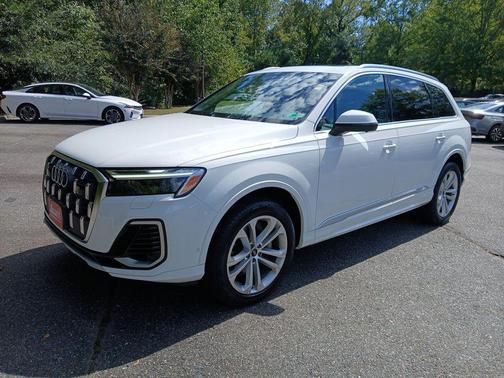 2025 Audi Q7 55 Premium Plus