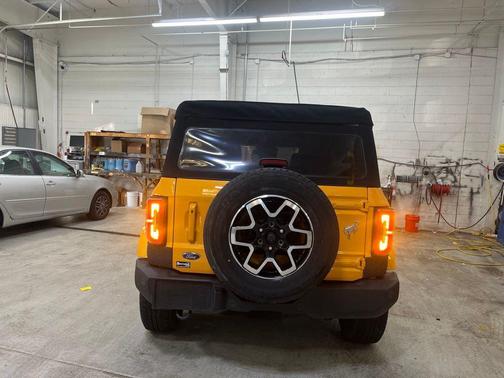 Cyber Orange Metallic Tricoat 2022 Ford Bronco Outer Banks