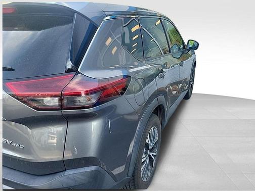 Gun Metallic 2021 Nissan Rogue SV