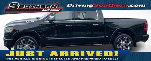 Diamond Black Crystal Pearlcoat 2022 RAM 1500 Limited