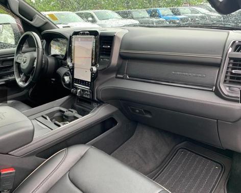Diamond Black Crystal Pearlcoat 2022 RAM 1500 Limited