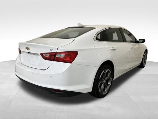 Summit White 2024 Chevrolet Malibu FWD 1LT