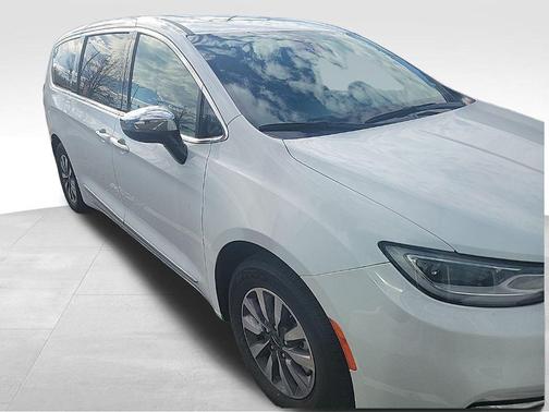 2023 Chrysler Pacifica Hybrid Limited