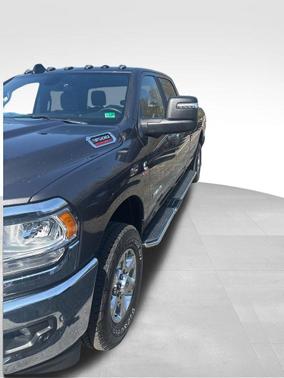 2024 RAM 3500 Big Horn Crew Cab 4x4 8' Box