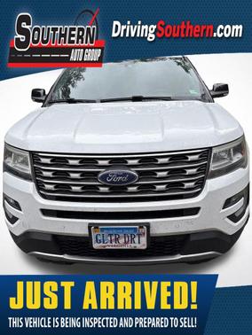 Oxford White 2017 Ford Explorer XLT