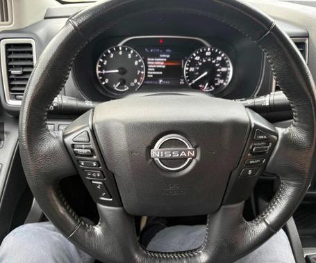 Glacier White 2024 Nissan Frontier SV