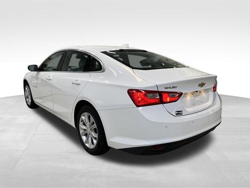 Summit White 2024 Chevrolet Malibu FWD 1LT