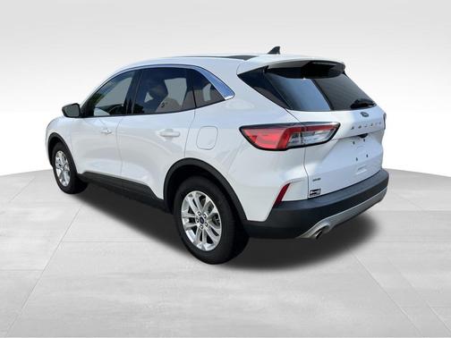Oxford White 2022 Ford Escape SE