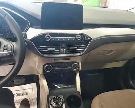 Oxford White 2022 Ford Escape SE