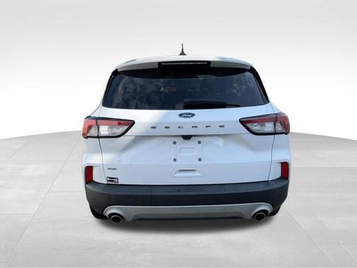 Oxford White 2022 Ford Escape SE