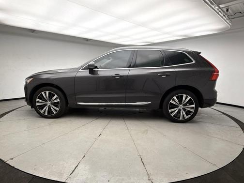2023 Volvo XC60 B5 Plus Bright Theme