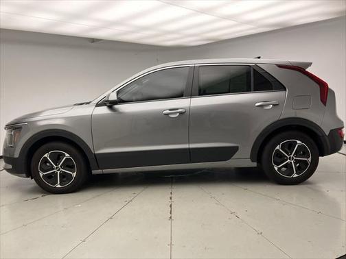 2024 Kia Niro LX