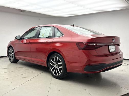Kings Red 2025 Volkswagen Jetta 1.5T SE