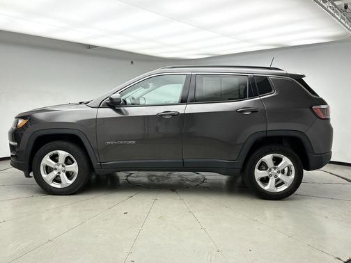 Granite Crystal Metallic Clearcoat 2019 Jeep Compass Latitude
