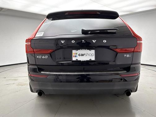 2018 Volvo XC60 T5 Momentum