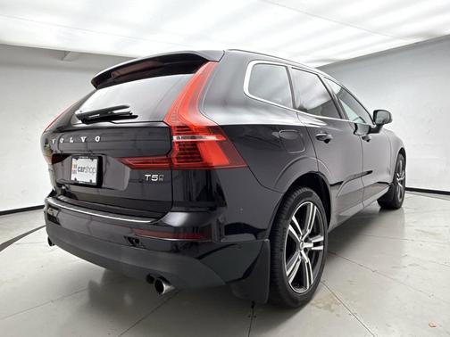2018 Volvo XC60 T5 Momentum