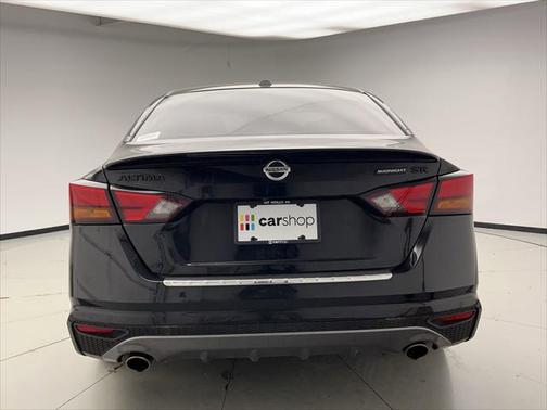 2022 Nissan Altima SR FWD