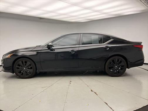 2022 Nissan Altima SR FWD