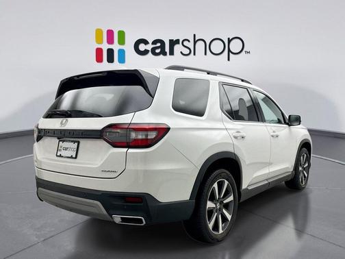 Platinum White 2023 Honda Pilot Touring 8-Passenger
