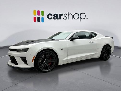 Summit White 2018 Chevrolet Camaro 1SS