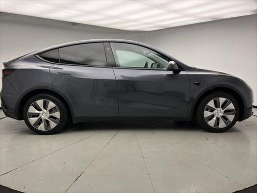 2023 Tesla Model Y RWD