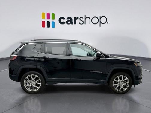 Diamond Black Crystal Pearlcoat 2022 Jeep Compass Latitude Lux