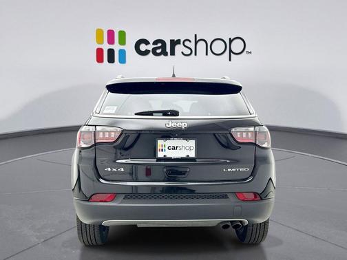Diamond Black Crystal Pearlcoat 2022 Jeep Compass Limited