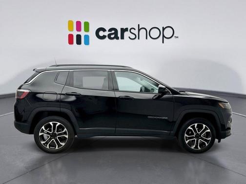 Diamond Black Crystal Pearlcoat 2022 Jeep Compass Limited