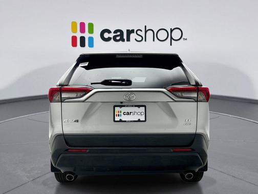 Silver Sky Metallic 2019 Toyota RAV4 LE