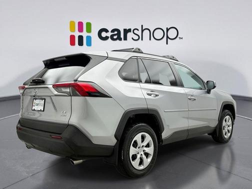 Silver Sky Metallic 2019 Toyota RAV4 LE