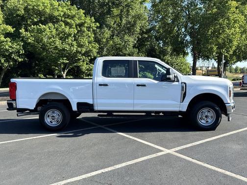 OXFORD WHITE 2024 Ford F-250 XL
